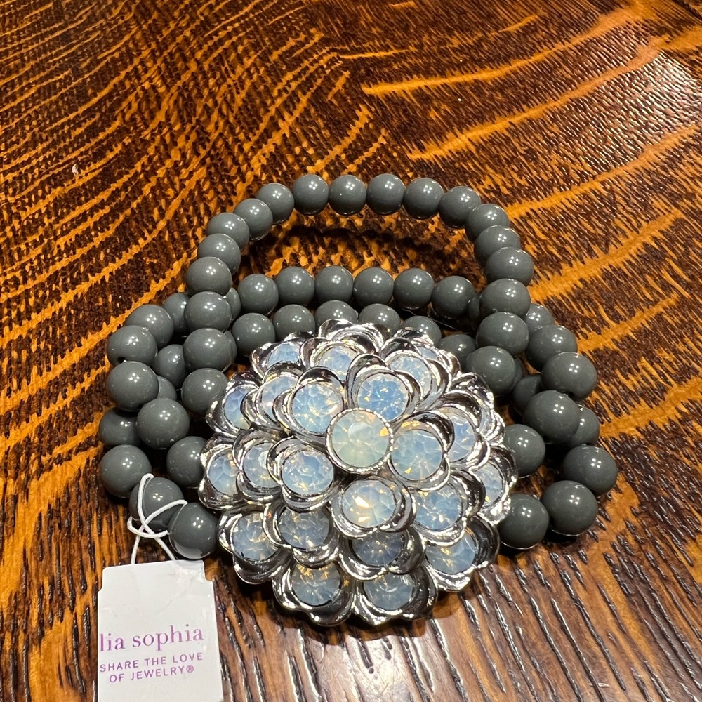 Lia Sophia Bracelet Nordica Crystal Flower Three Strand Grey Resin Bead NWT - Picture 2 of 6